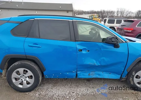 2019 Toyota Rav4 Le z USA, uszkodzony, nr VIN JTMH1RFV1KJ006801